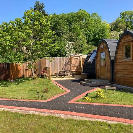 Отель Squirrel Glamping Pod School House Farm Leighton  Экстерьер фото